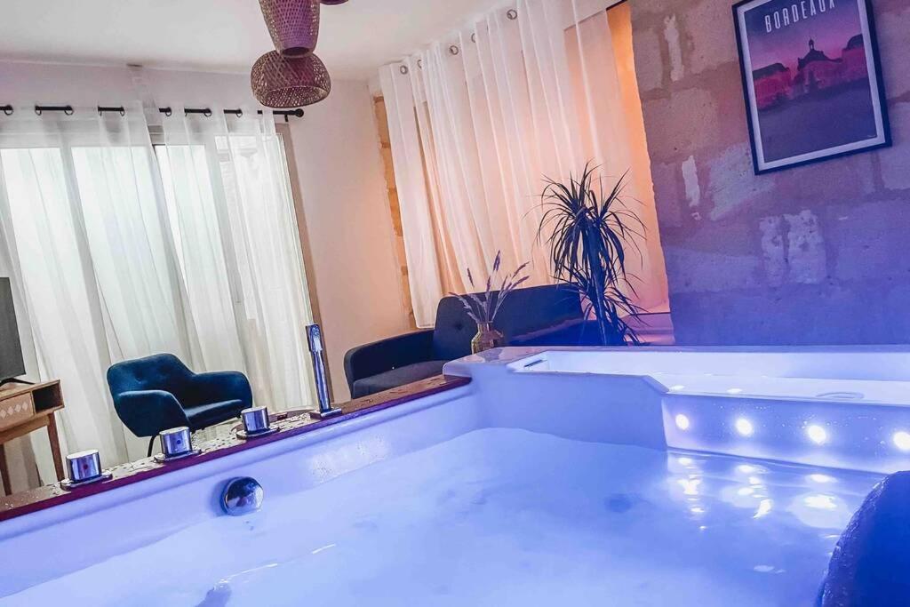 Nuit D'Exception - Loft Avec Jacuzzi Bordéus Exterior foto